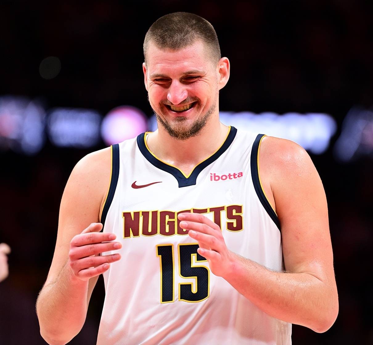 包含约基奇复出首战，字母哥状态火爆，球队未来可期成为焦点！的词条