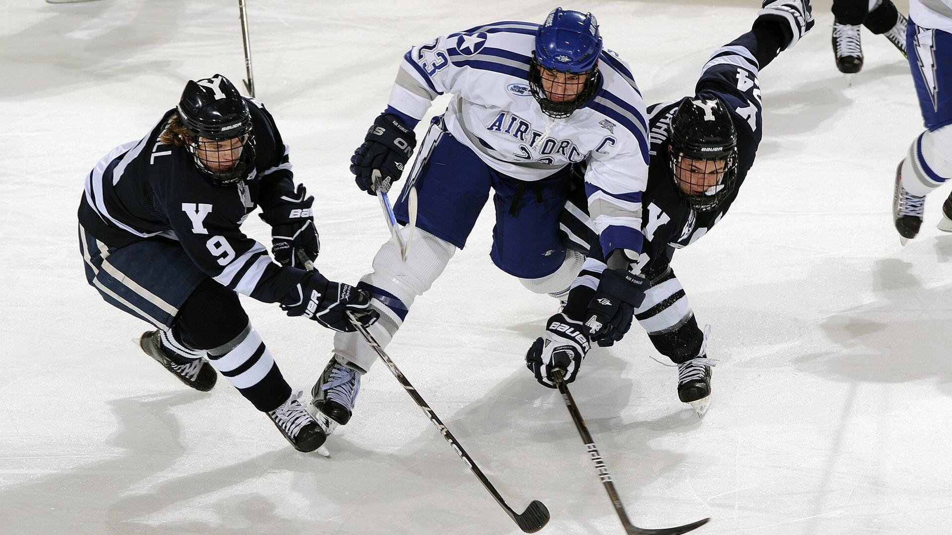 Ming焦点对战，Uzi与60激战老鹰分钟，锐不可当胜负难料！赛场气氛高涨